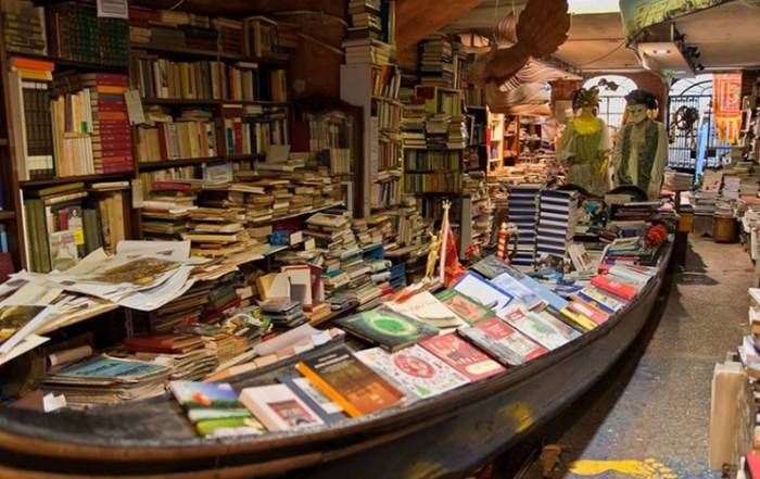 libreria Acqua alta di Venezia